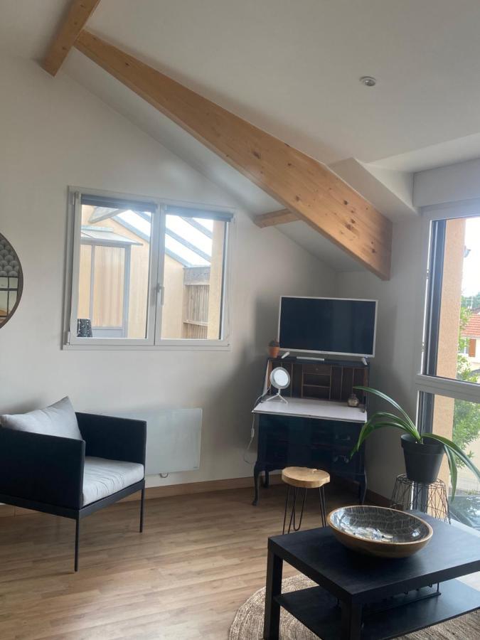 Appartement Loft Avec Terrasse Sans Vis A Vis à 3km Du Circuit Avec Garage Au Calme